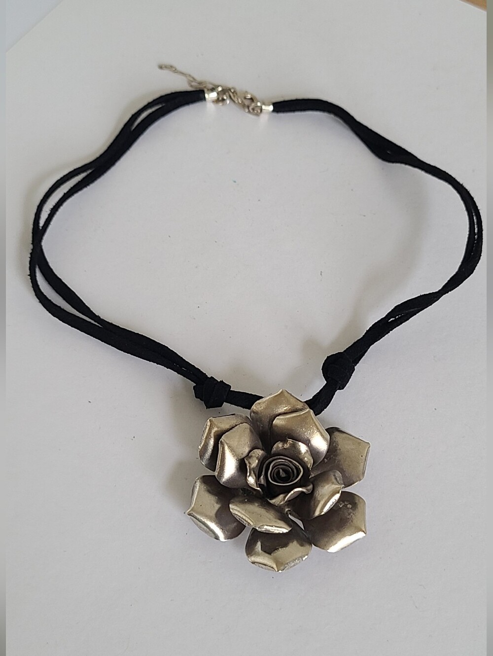 Vintage Silver Pewter Tone Rose Flower Chunky Black Cord Choker Pendant Necklace